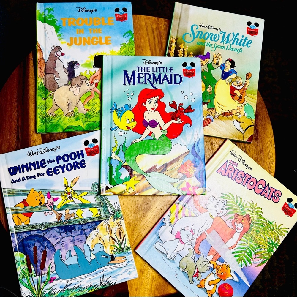 Disney Classics Book Set 5‎ Beloved Stories: Winnie the Pooh, Little Mermaid etc